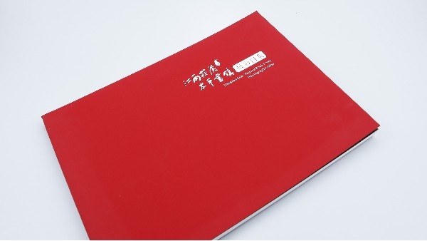 畫冊(cè)印刷，企業(yè)展示品牌介紹產(chǎn)品的必備工具-古得堡印刷